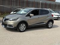 Usata Renault Captur 90 CV (66 kW) 2014 Oro SUV