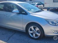 Usata Opel Astra Cosmo 110 CV (80 kW) 2011 Grigio Berlina