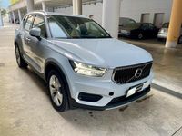 Usata Volvo XC40 Business Edition 150 CV (110 kW) 2019 729 argento ghiacciaio SUV