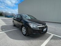 Usata Opel Astra 101 CV (74 kW) 2005 Nero Berlina