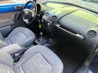 Usata VW New Beetle 75 CV (55 kW) 2005 Blu Utilitaria