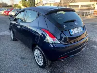 Usata Lancia Ypsilon Silver 69 CV (50 kW) 2016 Blu/azzurro Utilitaria