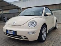 Usata VW New Beetle 100 CV (73 kW) 2004 Bianco Utilitaria