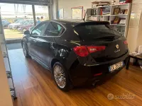 Usata Alfa Romeo Giulietta Distinctive 105 CV (77 kW) 2011 Nero Utilitaria