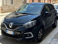 Usado Renault Captur Zen 90 CV (66 kW) 2018 Negro SUV