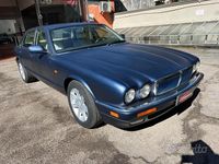 Usata Jaguar XJ 241 CV (177 kW) 1995 Blu Berlina