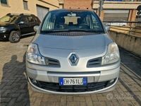 Usata Renault Modus 75 CV (55 kW) 2011 Grigio Monovolume