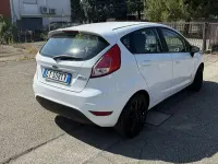Usata Ford Fiesta Business Edition 75 CV (55 kW) 2015 Bianco Utilitaria