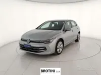 Usata VW Golf VIII Style 150 CV (110 kW) 2025 Grigio metallizzato Berlina