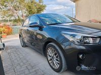 Usata Kia Rio 90 CV (66 kW) 2017 Grigio Berlina