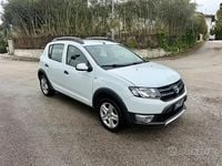 Usata Dacia Sandero Stepway 90 CV (66 kW) 2015 Bianco Berlina