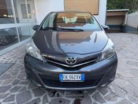 Usata Toyota Yaris Active 69 CV (50 kW) 2011 Grigio Utilitaria