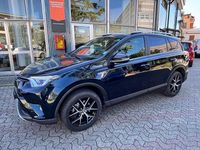 Usata Toyota RAV4 Hybrid Style 155 CV (114 kW) 2017 Blu/azzurro SUV