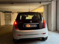 Usata Lancia Ypsilon 70 CV (51 kW) 2003 Bianco Utilitaria
