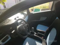 Usata Fiat Grande Punto 65 CV (47 kW) 2006 Bluazzurro Utilitaria