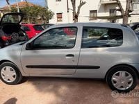 Usata Renault Clio II Authentique 58 CV (42 kW) 2004 Grigio Berlina