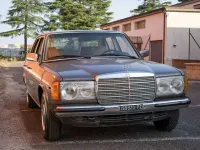 Usata Mercedes E230 136 CV (100 kW) 1982 Marrone Berlina