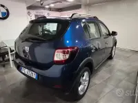 Usata Dacia Sandero Stepway 90 CV (66 kW) 2016 Bluazzurro Berlina