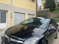 Usata Opel Astra GTC 95 CV (69 kW) 2009 Nero
