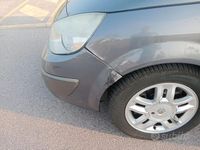 Usata Renault Scénic II 130 CV (95 kW) 2006 Grigio Monovolume