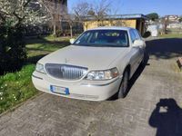 Usata Lincoln Town Car 242 CV (177 kW) 2006 Bianco Berlina