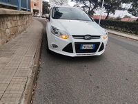 Begagnad Ford Focus 116 HK (85 kW) 2012 Vit Kombi