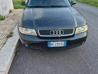 Usata Audi A4 110 CV (80 kW) 1999 Nero Station wagon