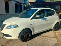 Usata Lancia Ypsilon 95 CV (69 kW) 2014 Bianco Utilitaria