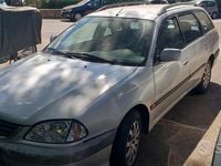 Usata Toyota Avensis 110 CV (80 kW) 2000 Grigio Station wagon