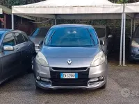 Usata Renault Scénic III XMOD 110 CV (80 kW) 2012 Grigio Monovolume