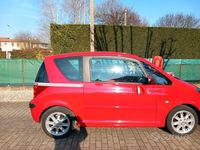 Usata Peugeot 1007 70 CV (51 kW) 2006 Rosso Monovolume