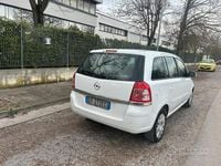 Usata Opel Zafira 2009 Bianco Monovolume