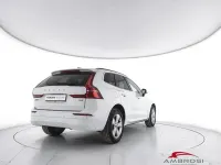 Usado Volvo XC60 Momentum 197 HP (144 kW) 2022 Branco SUV