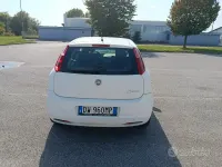 Usata Fiat Grande Punto 65 CV (47 kW) 2009 Bianco Utilitaria