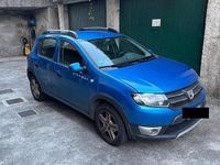 Usata Dacia Sandero Stepway 90 CV (66 kW) 2015 Blu Berlina
