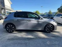 Usata Peugeot 208 Allure 102 CV (75 kW) 2024 Grigio Utilitaria
