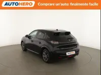 Usata Peugeot e-208 Allure 100 kW (136 CV) 2021 Nero Utilitaria