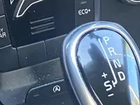 Usata Volvo V40 120 CV (88 kW) 2017 Blu Berlina
