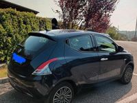 Usata Lancia Ypsilon 69 CV (50 kW) 2020 Blu Utilitaria