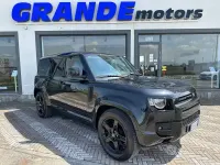 Usata Land Rover Defender SE 200 CV (147 kW) 2020 Santorini black metallizzato SUV