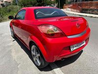 Usata Opel Tigra Sport 90 CV (66 kW) 2006 Rosso Cabrio