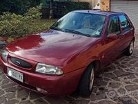 Usata Ford Fiesta 1998 Rosso Utilitaria