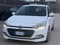 Usata Hyundai i20 Style 74 CV (54 kW) 2017 Bianco Berlina