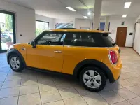 Usata Mini ONE 75 CV (55 kW) 2015 Volcanic orange Utilitaria