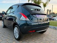 Usata Lancia Ypsilon 69 CV (50 kW) 2017 Blu Utilitaria