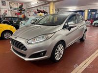 Usata Ford Fiesta 125 CV (91 kW) 2016 Grigio Berlina