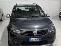 Usata Dacia Sandero Stepway 87 CV (63 kW) 2010 Grigio Berlina