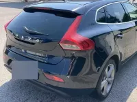 Usata Volvo V40 Momentum 115 CV (84 kW) 2012 Nero Utilitaria