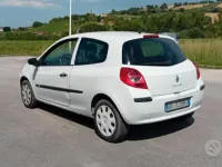 Usata Renault Clio II 85 CV (62 kW) 2007 Bianco Furgone