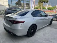 Usata Alfa Romeo Giulia Super 179 CV (131 kW) 2017 Argento mettalizzato Berlina